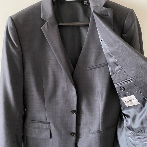 Express Men's 3-Piece Suit - Charcoal Gray - 40R/34×32 - Wool Blend - Vest Inclu - Picture 4 of 10
